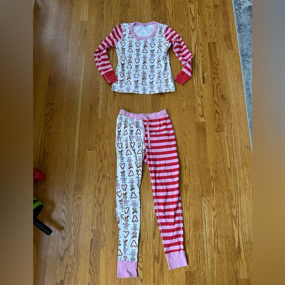Hanna Andersson Other - Hanna Andersson Festive Red and White Grinch Pajama Set